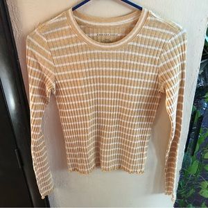 American Eagle Outfitters Rib Knit Long Sleeve Tshirt w/ Wavy Hem & Cuff. Medium